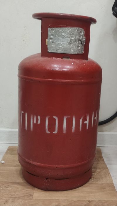 Газовый баллон .