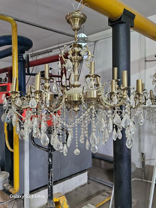 Продам Люстры 4.