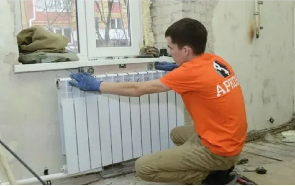 УСЛУГИ Сантехник Сантехника. Установка батареи радиатор ЗАСОР. Ремонт