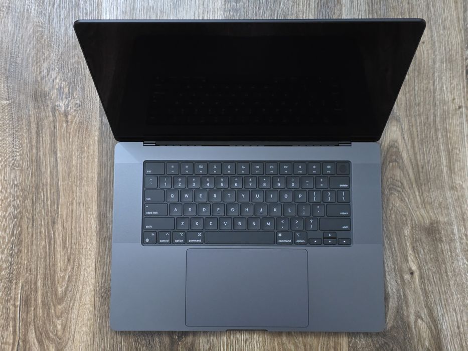 MacBook Pro 16 M3PRO 2TB