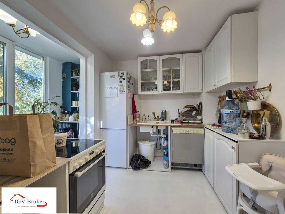 Тристаен апартамент в Младост 2