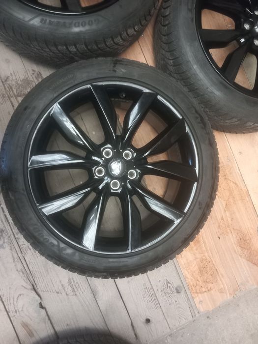 Jante ford kuga r19 5x108 et 52.5 anvelope de iarna 235 45 19