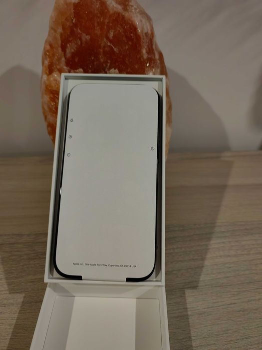 Vând Iphone 15 Black 128 GB 5G