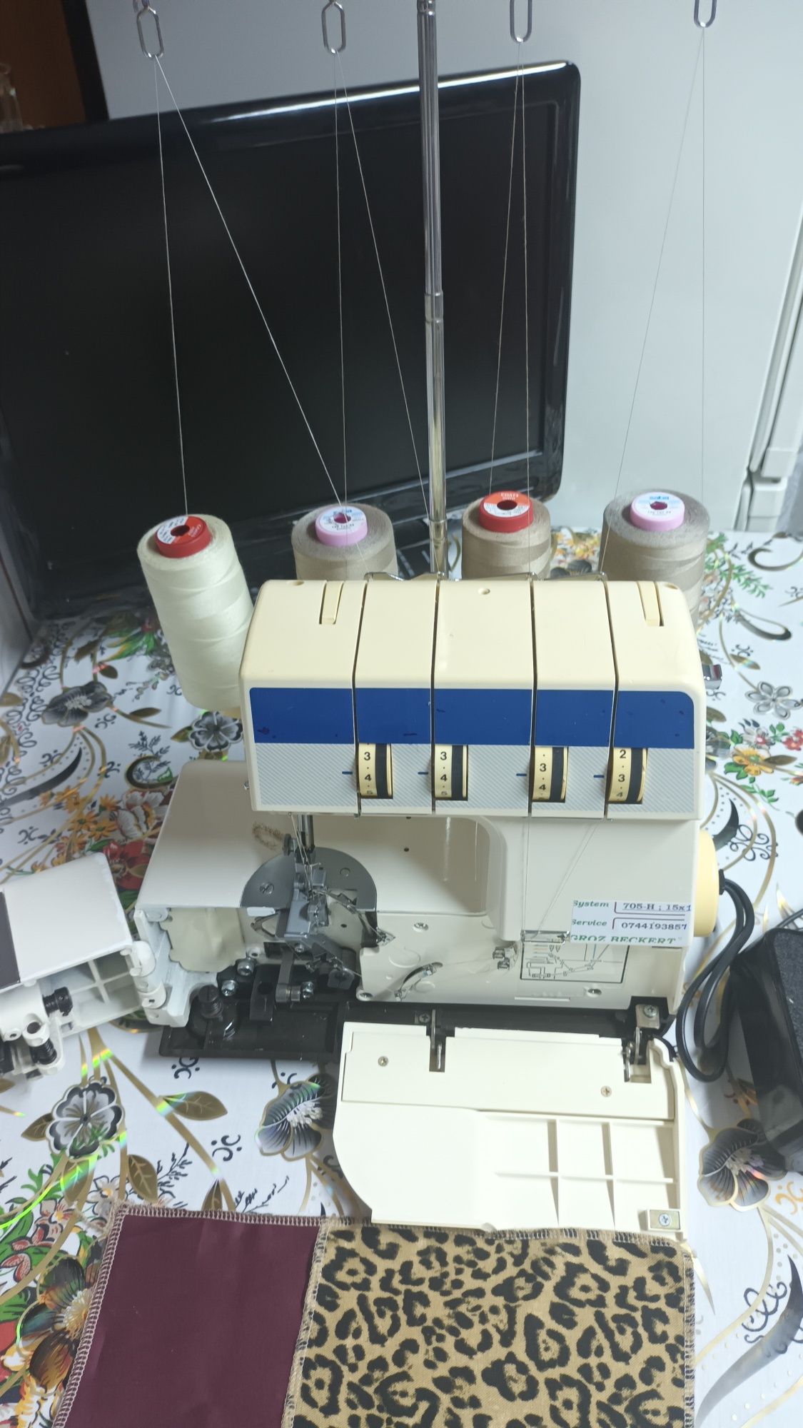 Masina de surfilat overlock cu 3 sau 4 fire BROTHER