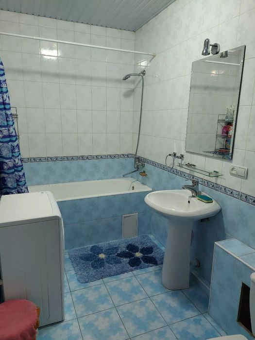 ЦУМ, чимкентская, кафе Бон. 2/4/4