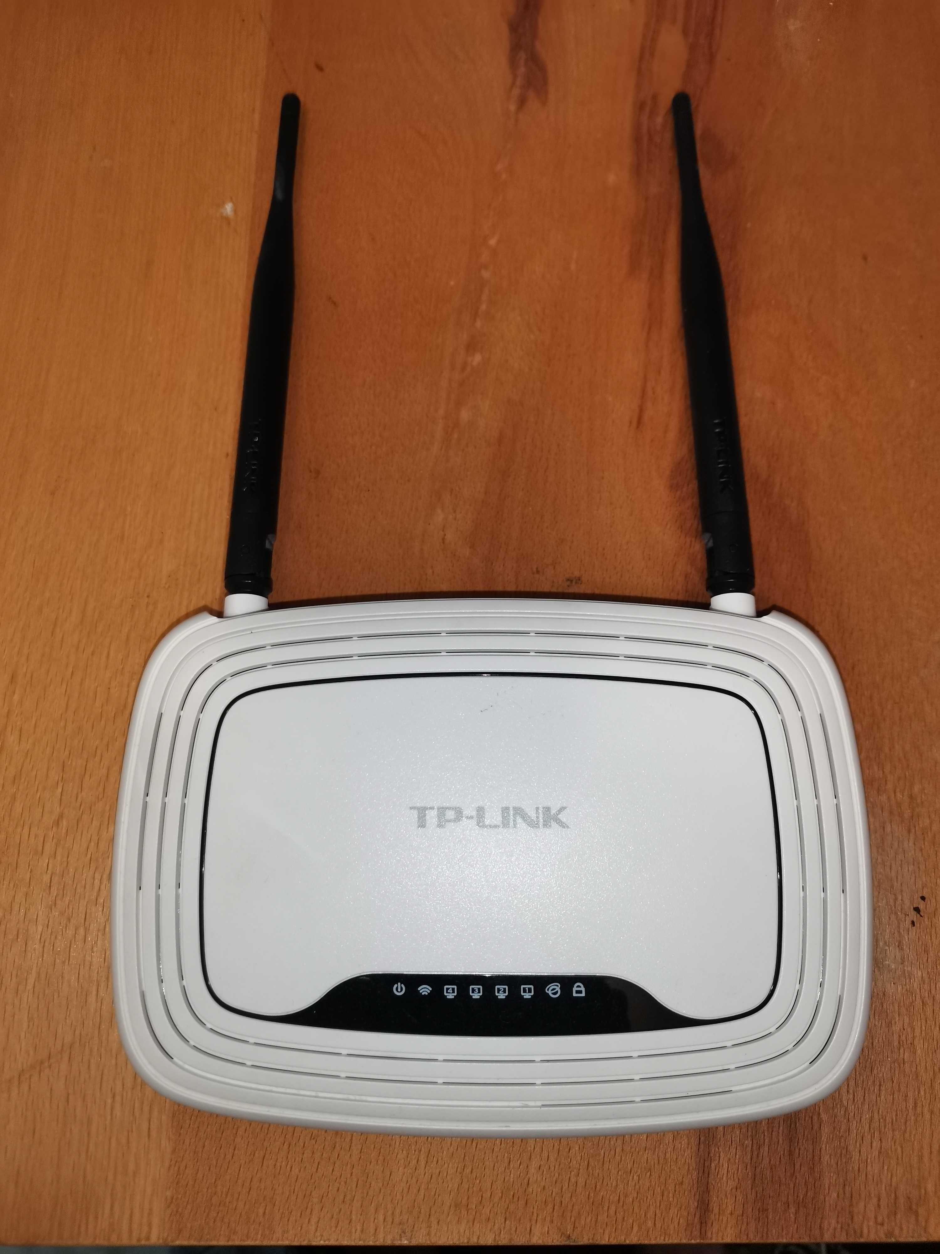 Routere TP-LINk model TL-WR740N si TL-WR841N perfect functionale