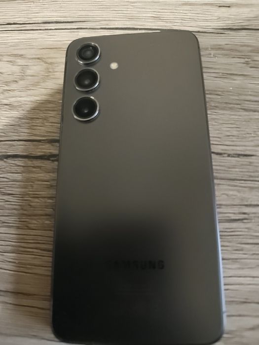 Телефон Samsung s24