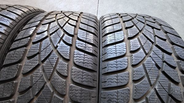 235/45/18 Dunlop 4piese