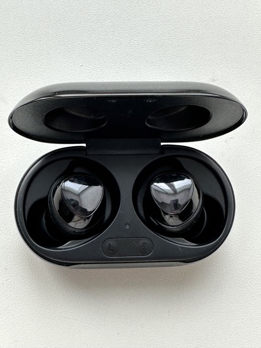 Продам наушники Samsung Galaxy Buds+ (SM-R175)