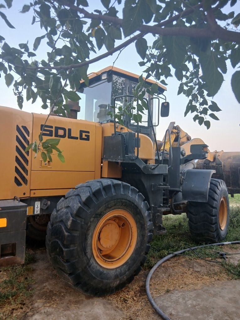 Pagruzchik SDLG srochna sotiladi