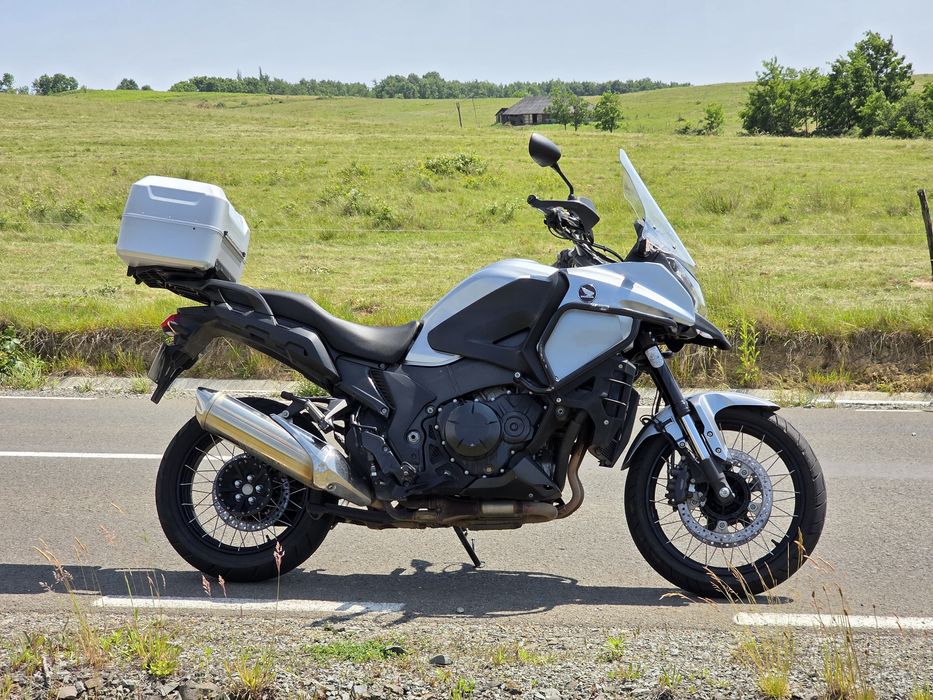 Honda VFR 1200X Crosstourer 2016, gata de aventura
