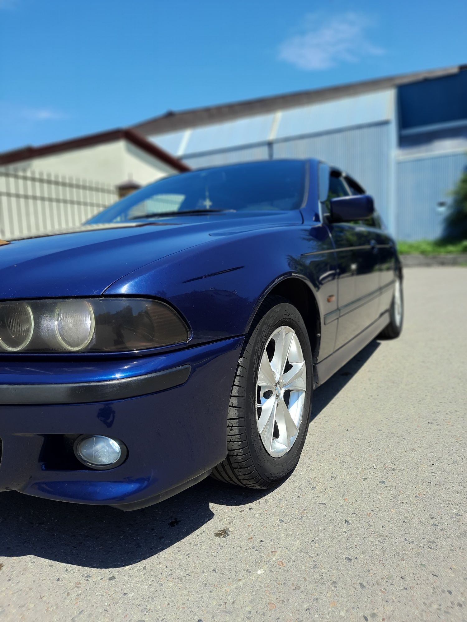 Продам BMW, 520,б/У седан, 2л,КПП механика