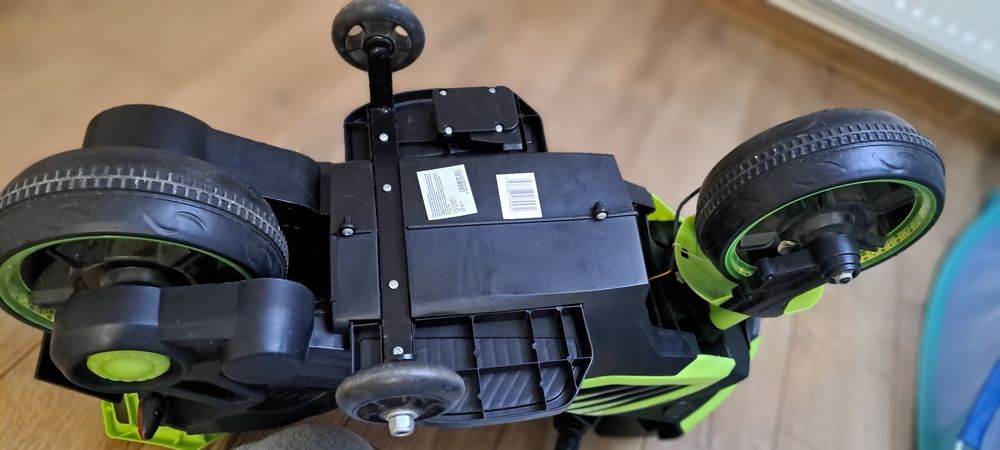 Motoretă electrică cu muzicuțe