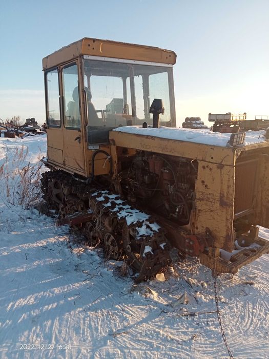 Трактор гусеничный ДТ 75