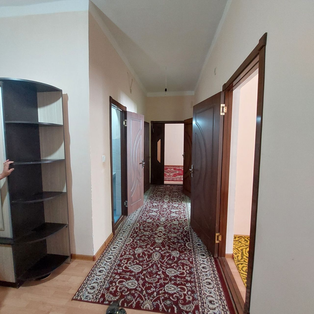 Eski shaxar Kola magazin qatorida kvartira Sotiladi