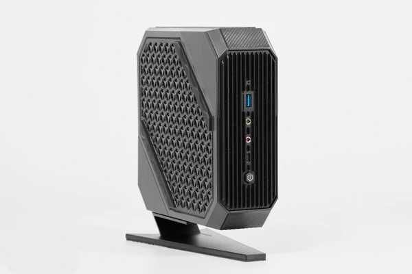 Mini PC Minisforum HX80G 16GB DDR4, 512GB NVME SAMSUNG, Radeon 6600M