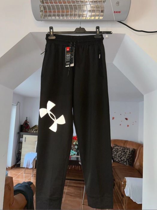 Pantaloni traning