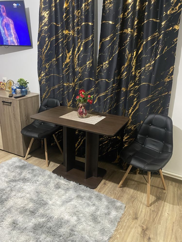 Închiriez apartament