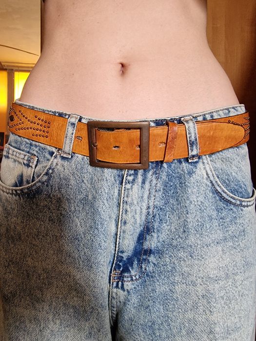 Кожен колан с капси