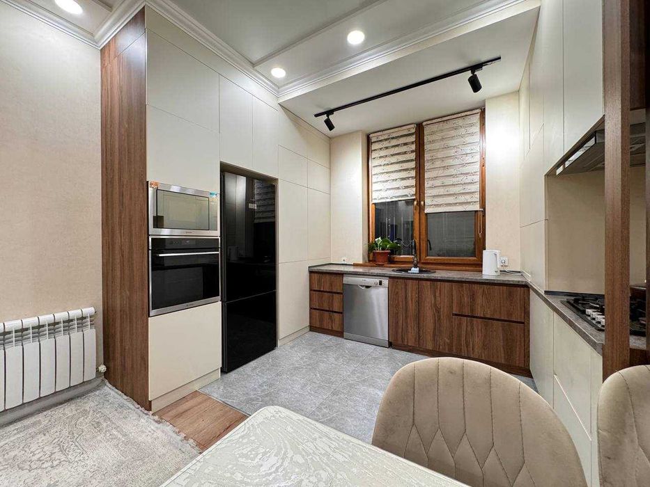 Сдаётся кв Ц-2 Рынок Алайский на короткое время (1-2 oyga beriladi)