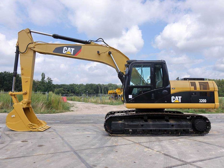 Dezmembram excavator Caterpillar 320 - Piese de schimb Caterpillar