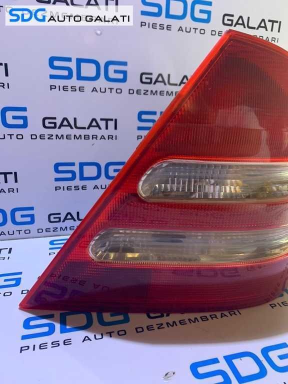 Tripla Lampa Stop Dreapta Mercedes C - Class Berlina Sedan W203 2000 - 2004 Cod 2038200264 2038200264R