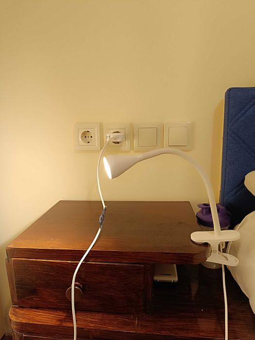 Настолна лампа ИКЕА с щипка