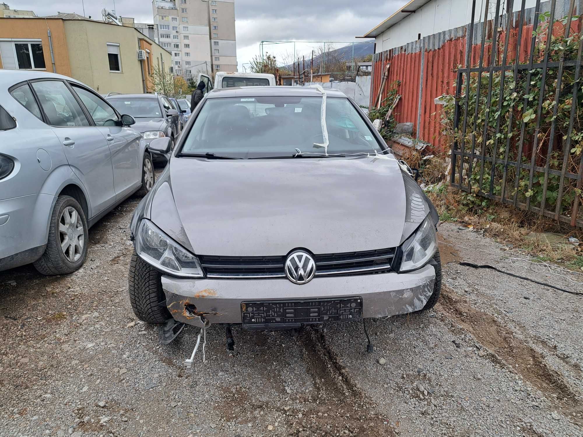 Продавам Голф7 1.6TDI 110кс, 2017г, CXX на части / VW Golf VII 4врати