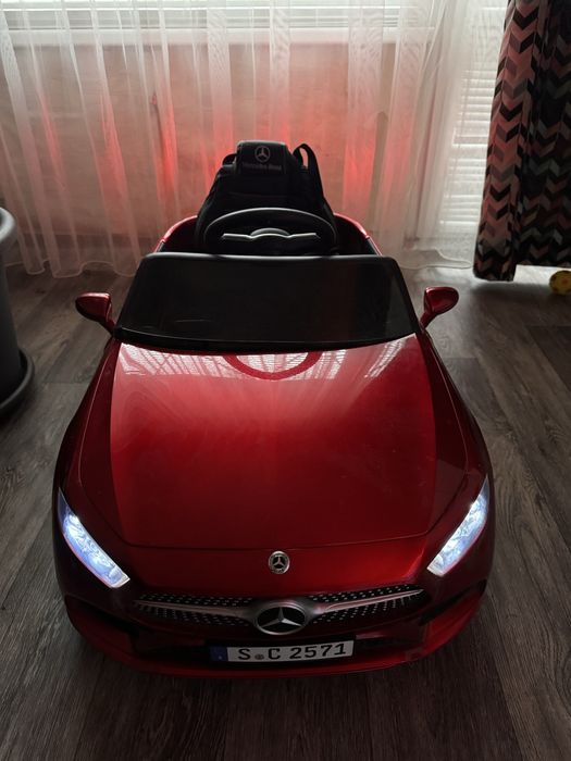 Акумулатрона кола Mercedes CLS350