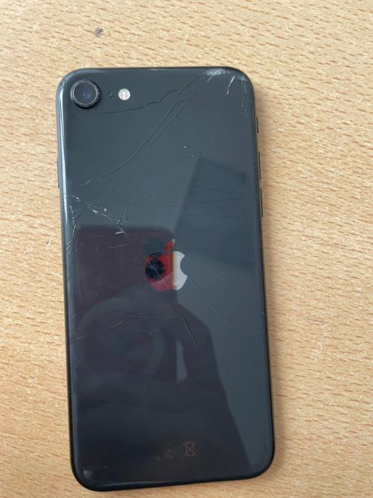 обменяю se2020 на айфон выше или гугл пиксель с моей дп