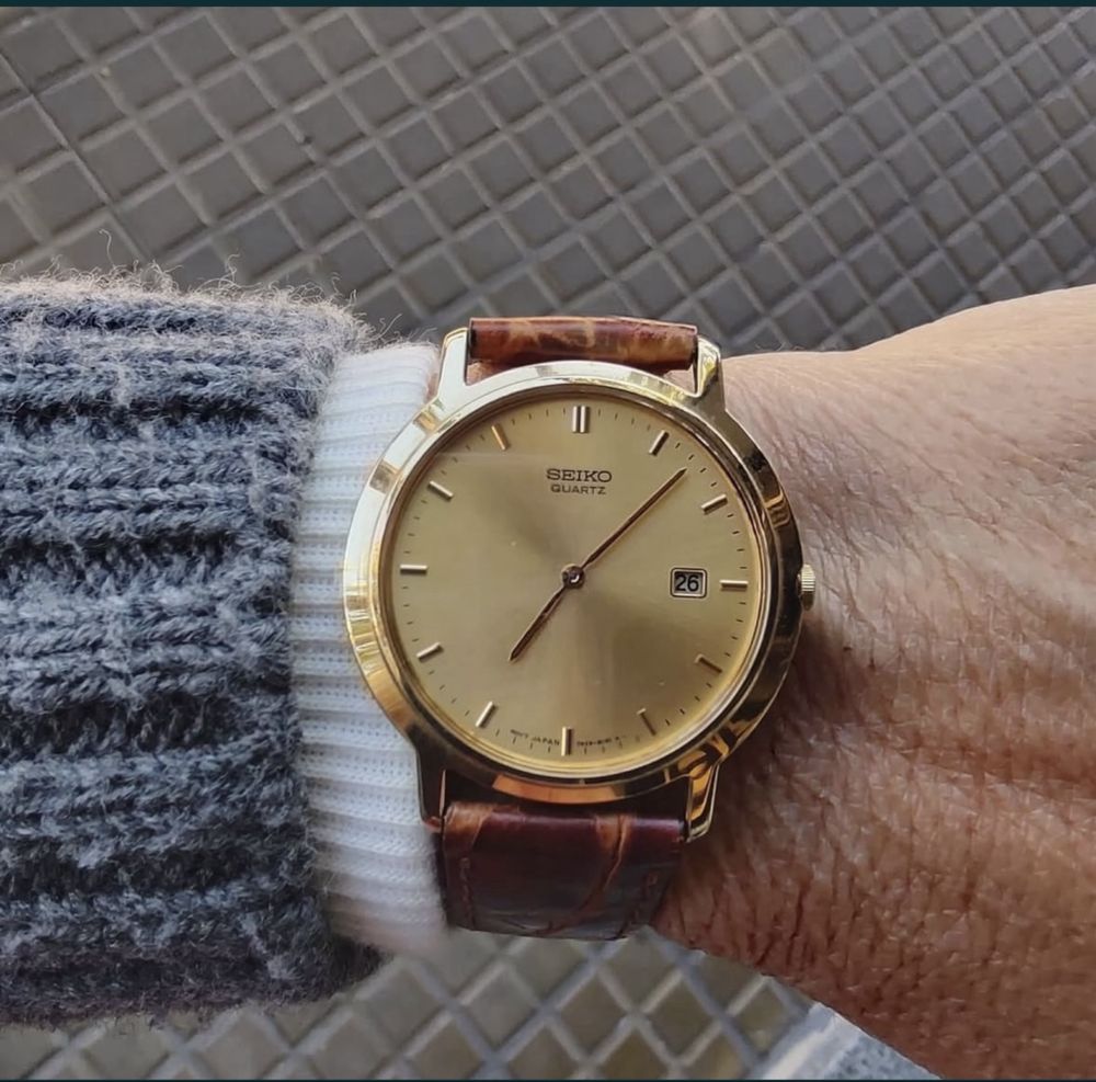 SEIKO WRISTWATCH tilla suvi yuritilgan  Model 7N29-8051