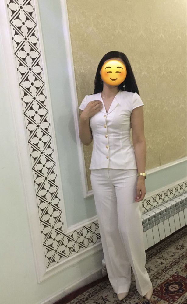 Продаю белую двойку  костьюм