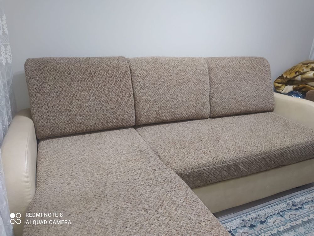 Продаю диван практически новый