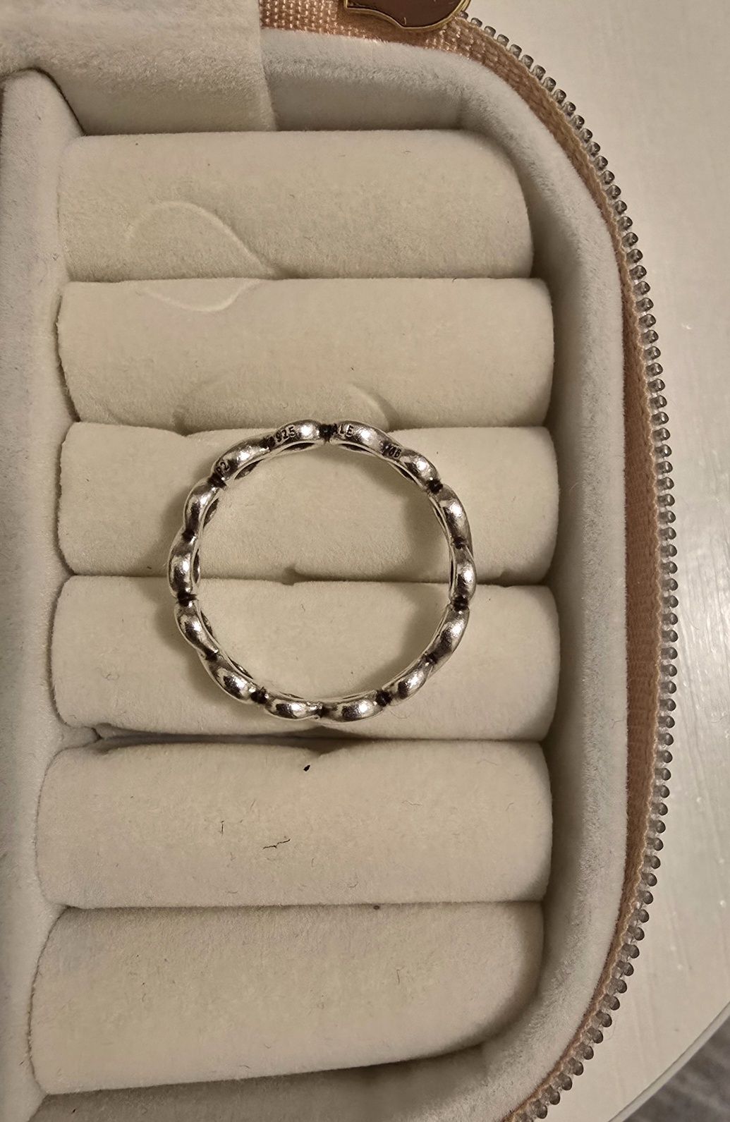 Серебряное кольцо