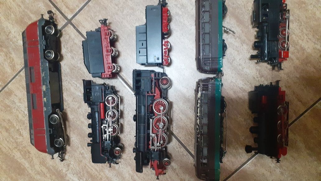 Locomotive&macazuri&sine trenulet electric MARKLIN