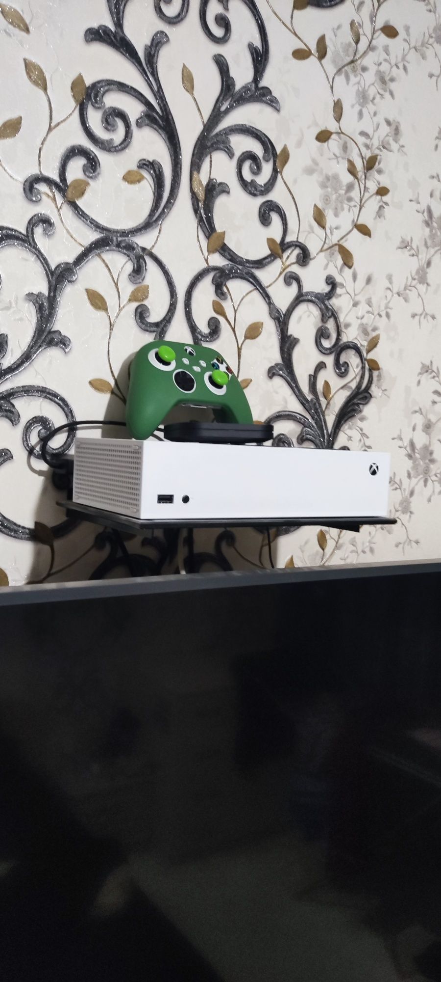 Продам Xbox series S 512gb.