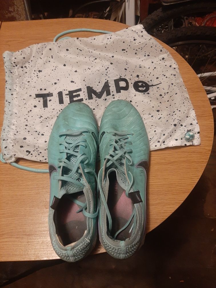 Професионални футболни обувки Nike Tiempo с мешка, номер 44