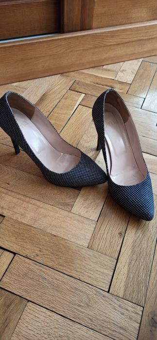 Обувки на ток, естествен велур, 36