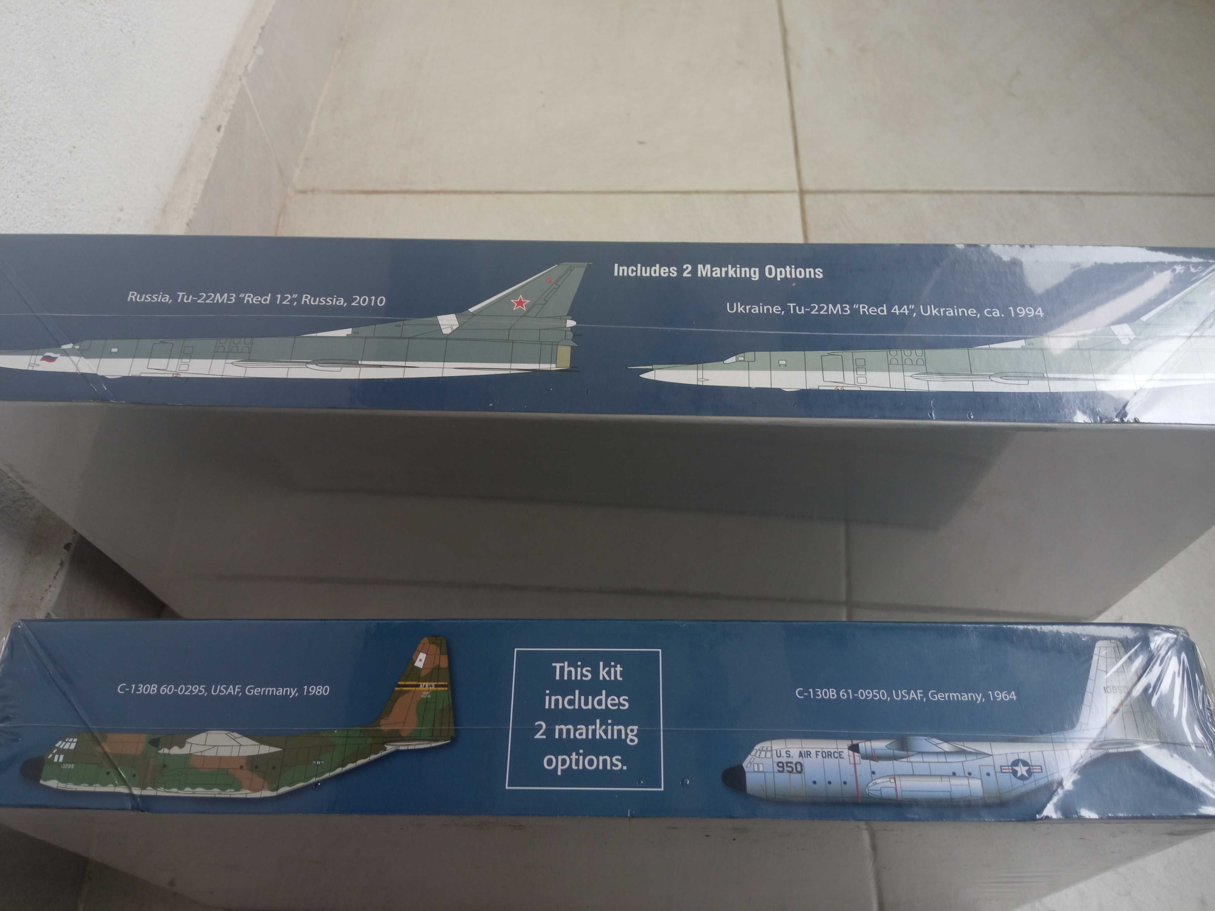 Machete avioane USAF Hercules C-130 B + Tupolev  Tu-22M3 Backfire C