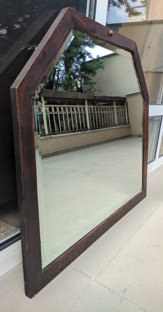 Старинно кристално огледало с дъбова рамка