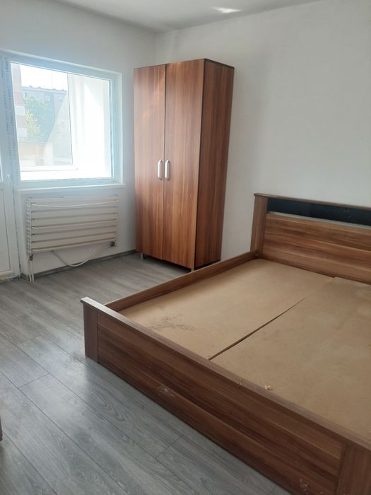 Apartament et 1 deco. Comf.1/bucatarie open space cu holul sup. 52 mp