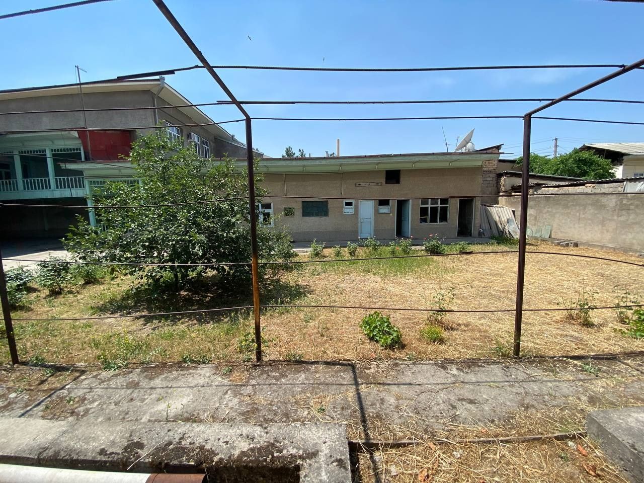 Sergeli Asrobod maxalla 6 sotix 6 xona