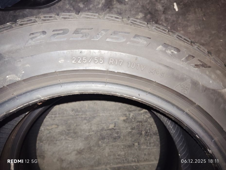 Vând 2 cauciucuri de iarnă Pirelli