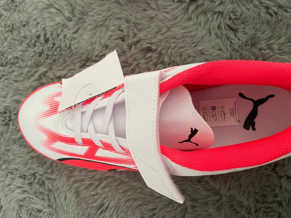 Ghete/ adidasi  de fotbal  Puma NOI 38