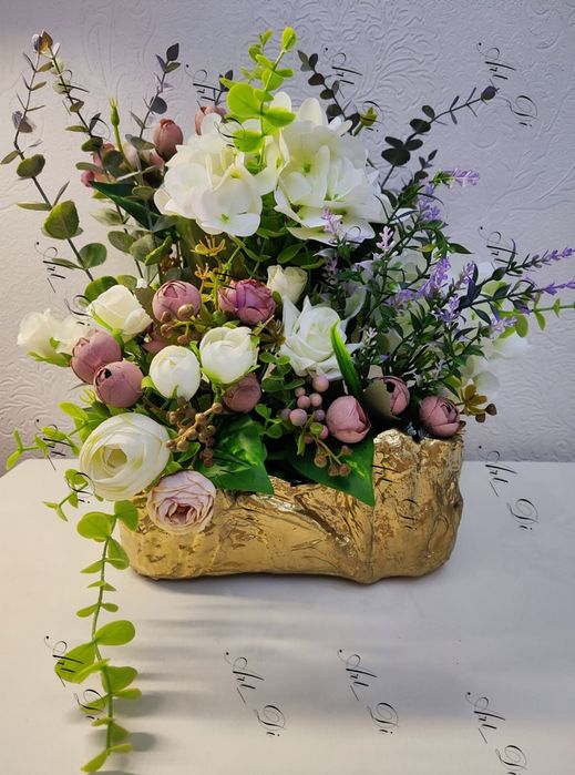 Сунъий гуллар ва туваклар