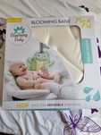 BloomingBath - Cadita Broscuta Si salteluta de joaca Lotus din Plus