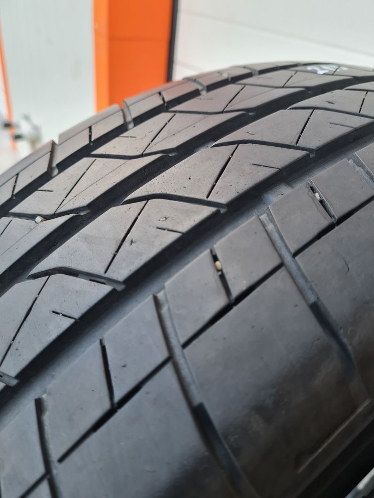 Летни гуми 2 броя за Бус BRIDGESTONE Duravis R660 215 65 R16C дот 0221