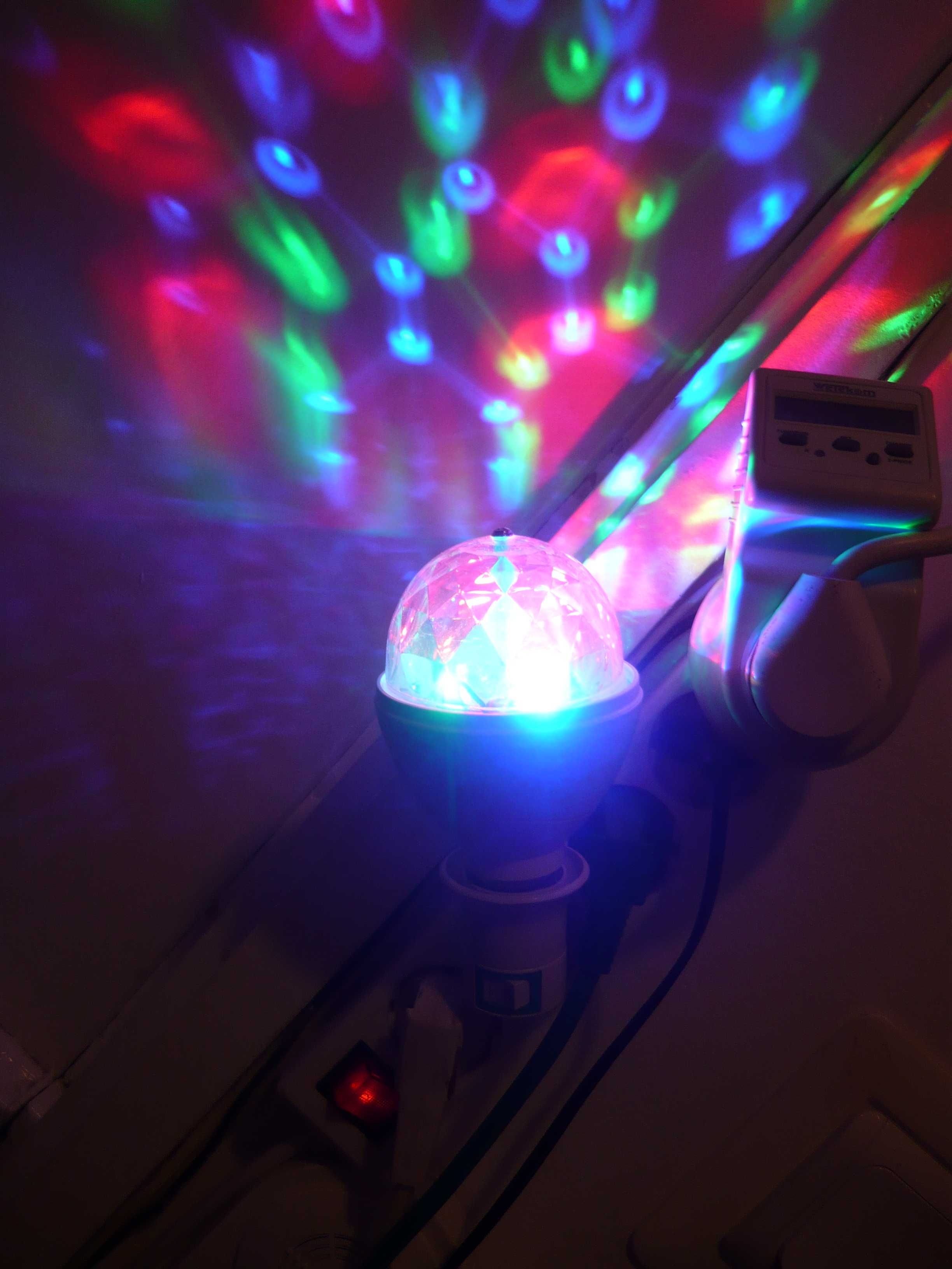 Bec disco LED rotativ multicolor NOU