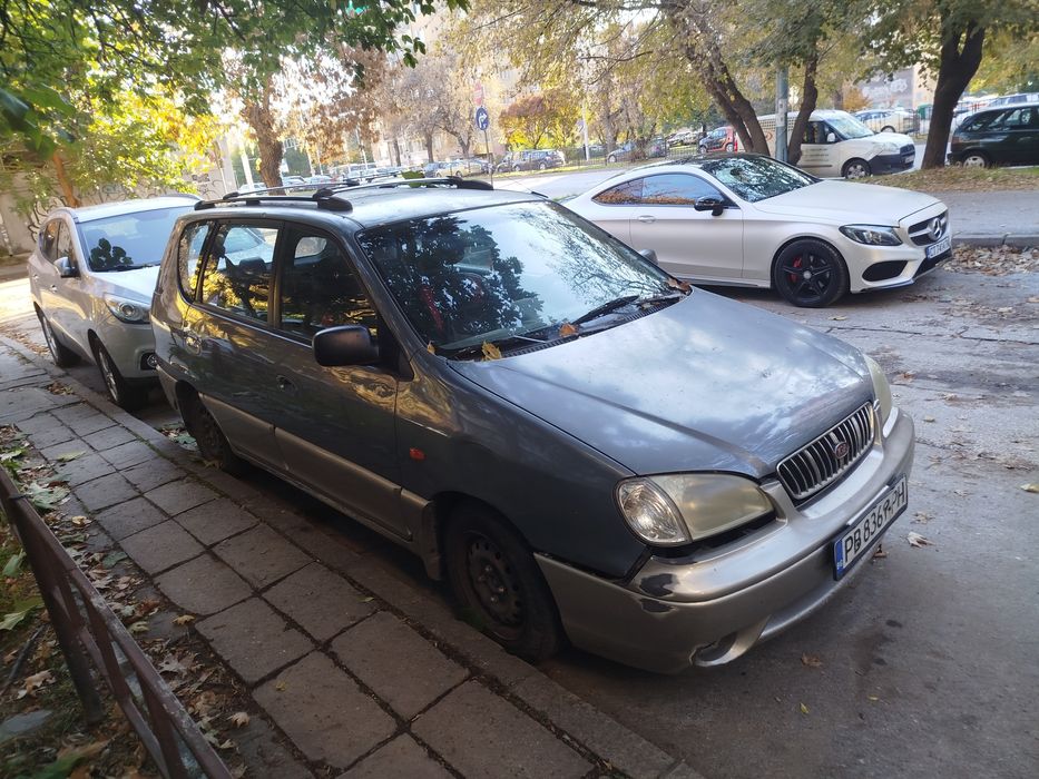 продавам  киа каренс