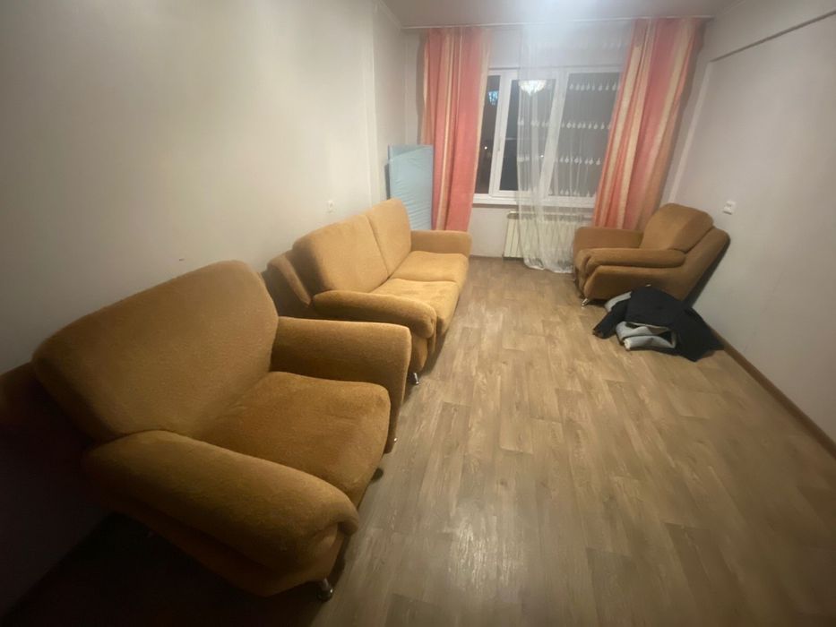 Продам диван и 2 кресла в хорошем состоянии